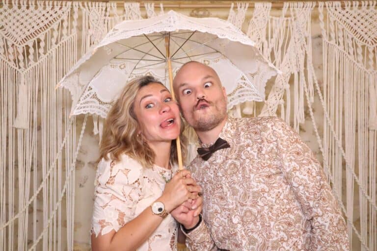 Photobooth clé en main ou retrait sur place : lequel choisir ?