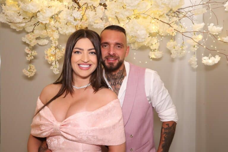 Photobooth en bois ou classique : ce que vos invités remarqueront (ou pas)