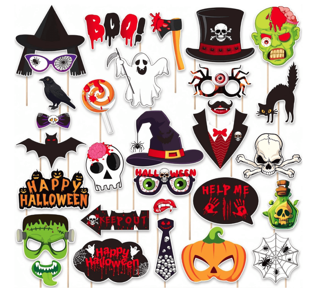 Accessoires Halloween fournis avec le photobooth : chapeaux de sorcière, lunettes à globes oculaires, pancartes Boo et Happy Halloween, citrouille, crâne et chauve-souris sur tiges